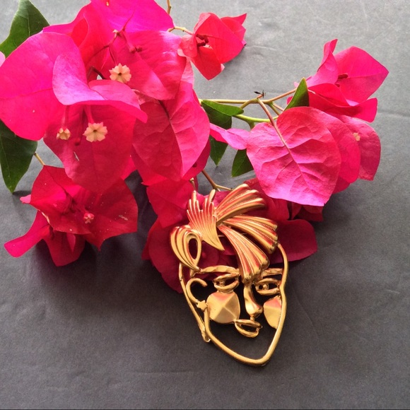 VINTAGE 80’S ABSTRACT FACE PIN - Picture 5 of 5